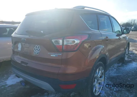 2017 Ford Escape Titanium из США, поврежденный, VIN 1FMCU9J96HUA65227